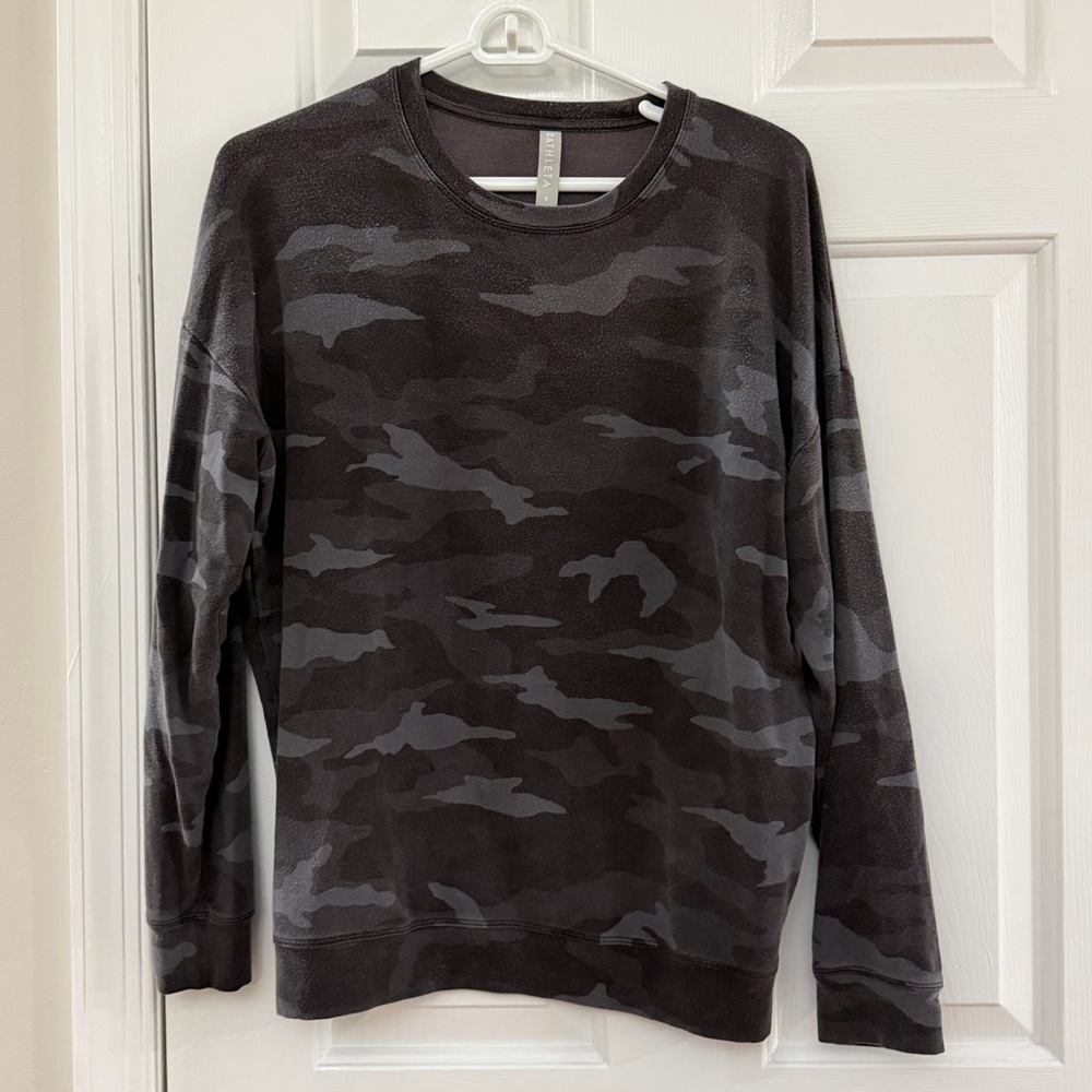 Athleta Gray Camo Long Sleeve Crewneck Sweatshirt